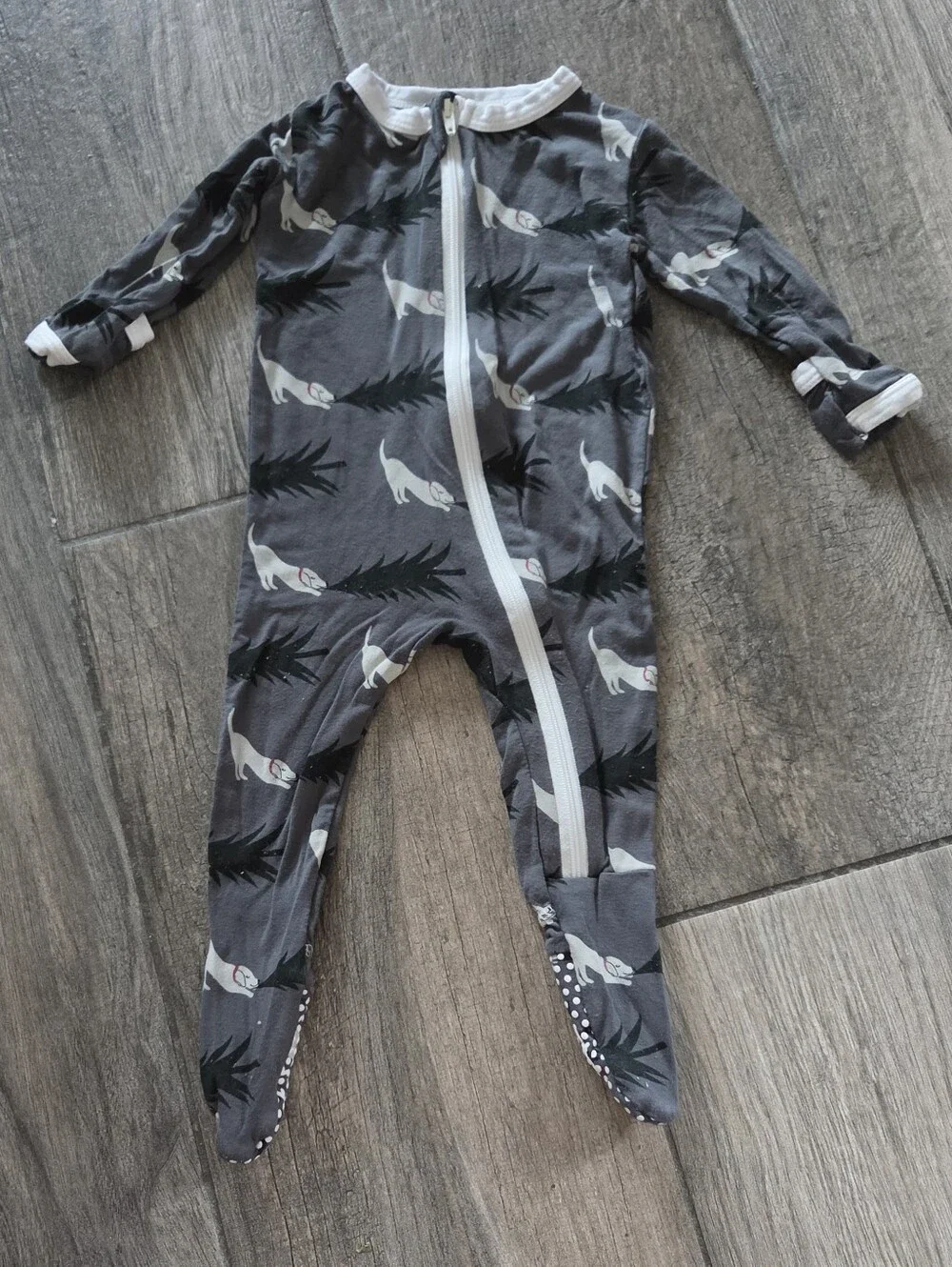 Kickee Pants VGUC 3-6 Months Gray Christmas Tree Dog Print Footie Romper